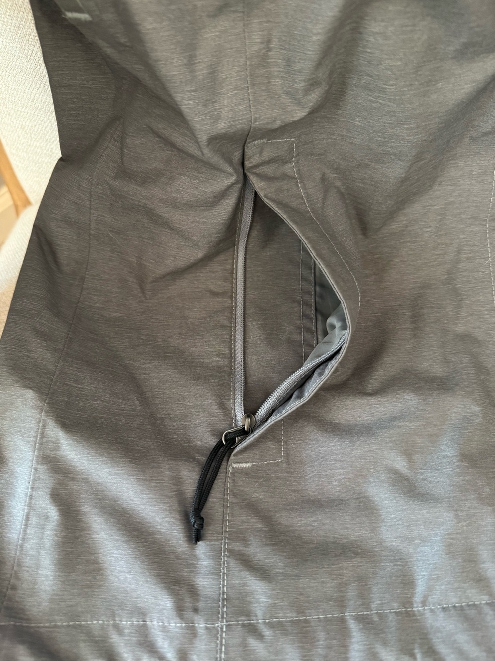 The North Face Women's Gray Rain Jacket - Picture 5 of 6